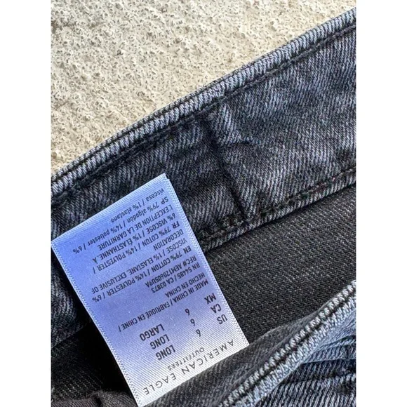 American Eagle Black Mom Jeans 6 LONG - Picture 3 of 4